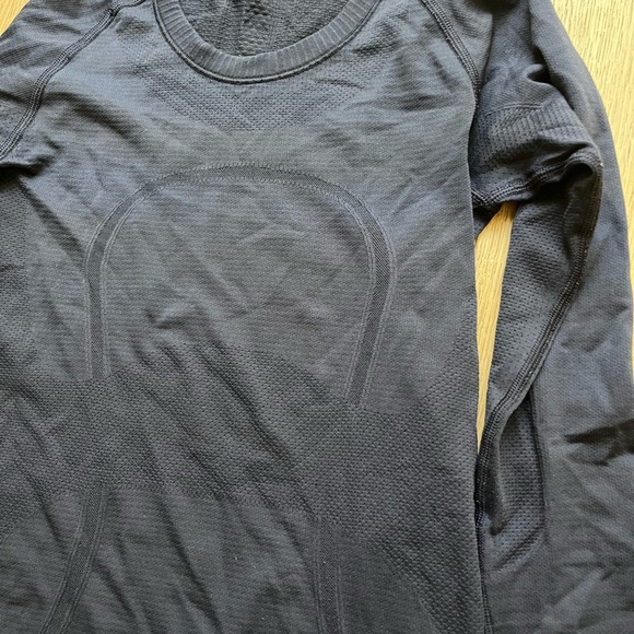 Lululemon Swiftly Black Long sleeve size:4 - Picture 2 of 3